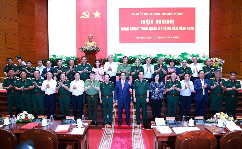 Thủ tướng Phạm Minh Chính: Quân đội tiếp tục thực hiện tốt vai trò nòng cốt trong xây dựng “thế trận lòng dân” - Ảnh 6.