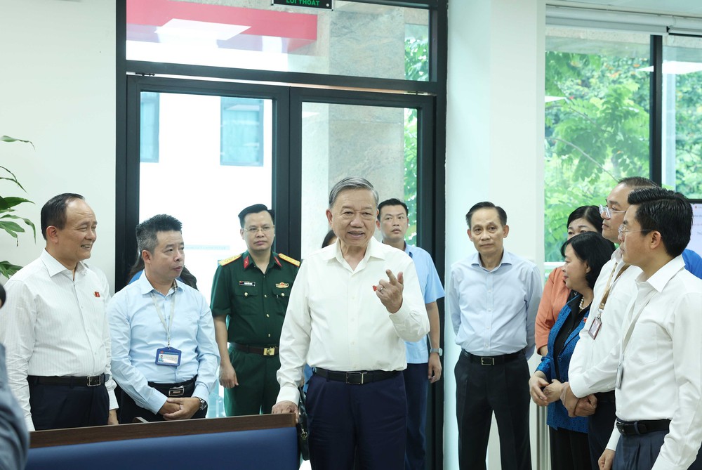 Tổng Bí thư Tô Lâm tiếp xúc cử tri Hà Nội sau Kỳ họp thứ 9, Quốc hội khóa XV - Ảnh 14.