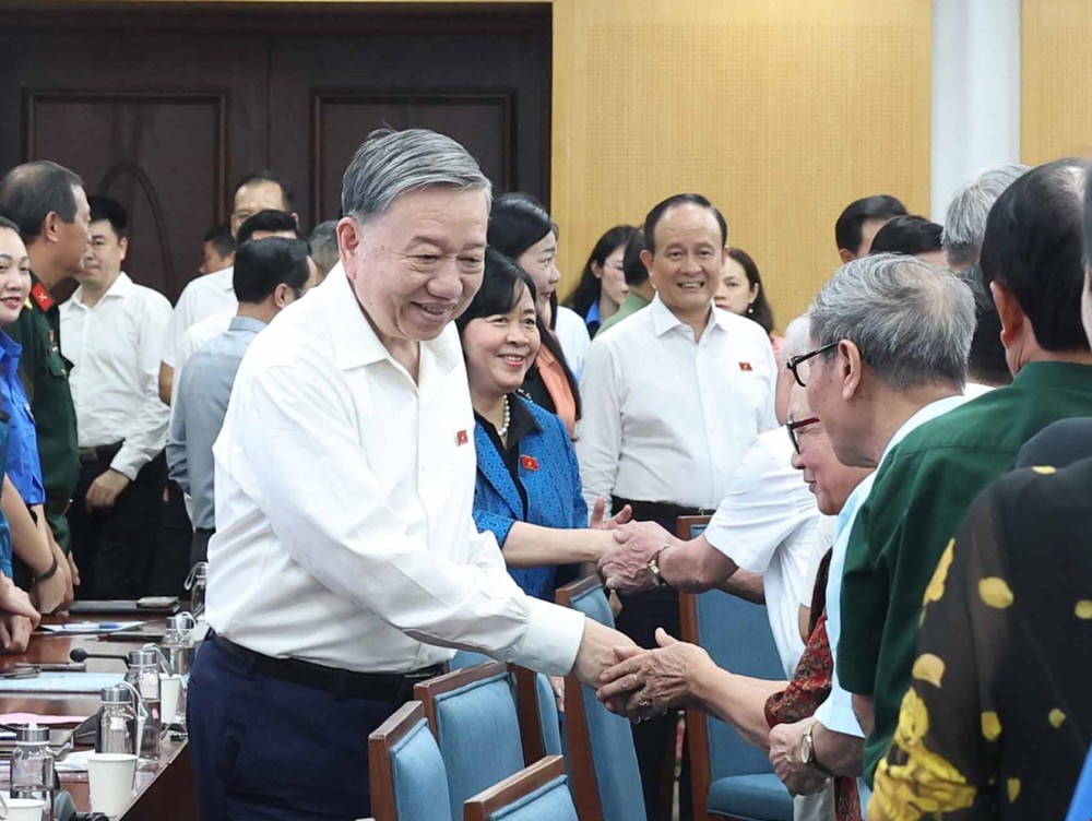 Tổng Bí thư Tô Lâm tiếp xúc cử tri Hà Nội sau Kỳ họp thứ 9, Quốc hội khóa XV - Ảnh 8.