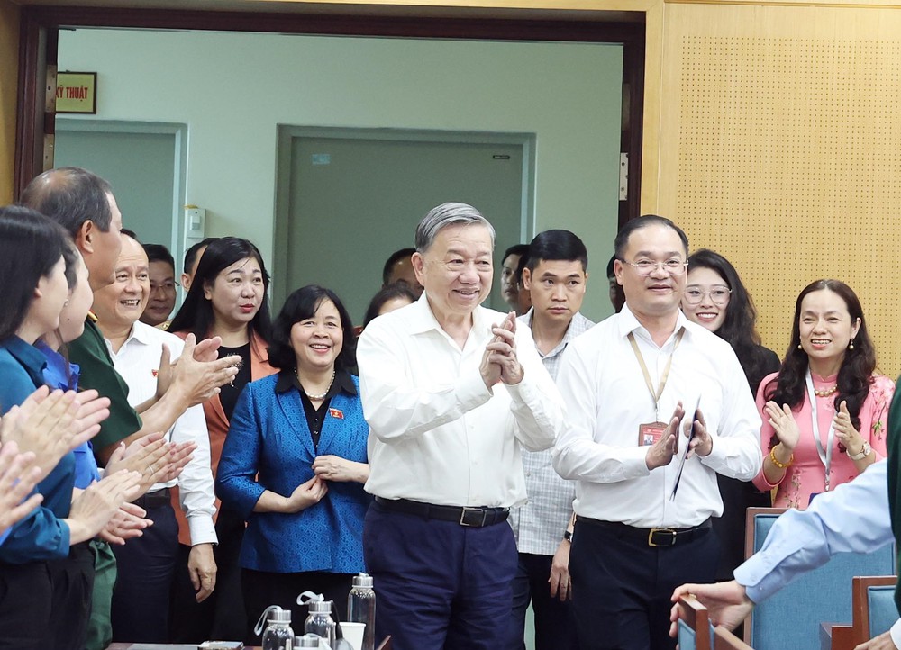 Tổng Bí thư Tô Lâm tiếp xúc cử tri Hà Nội sau Kỳ họp thứ 9, Quốc hội khóa XV - Ảnh 3.