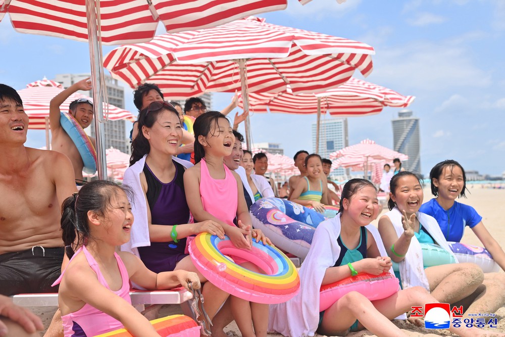 Triều Tiên mở cửa khu du lịch ven biển để phát triển ngành du lịch - Ảnh 1.
