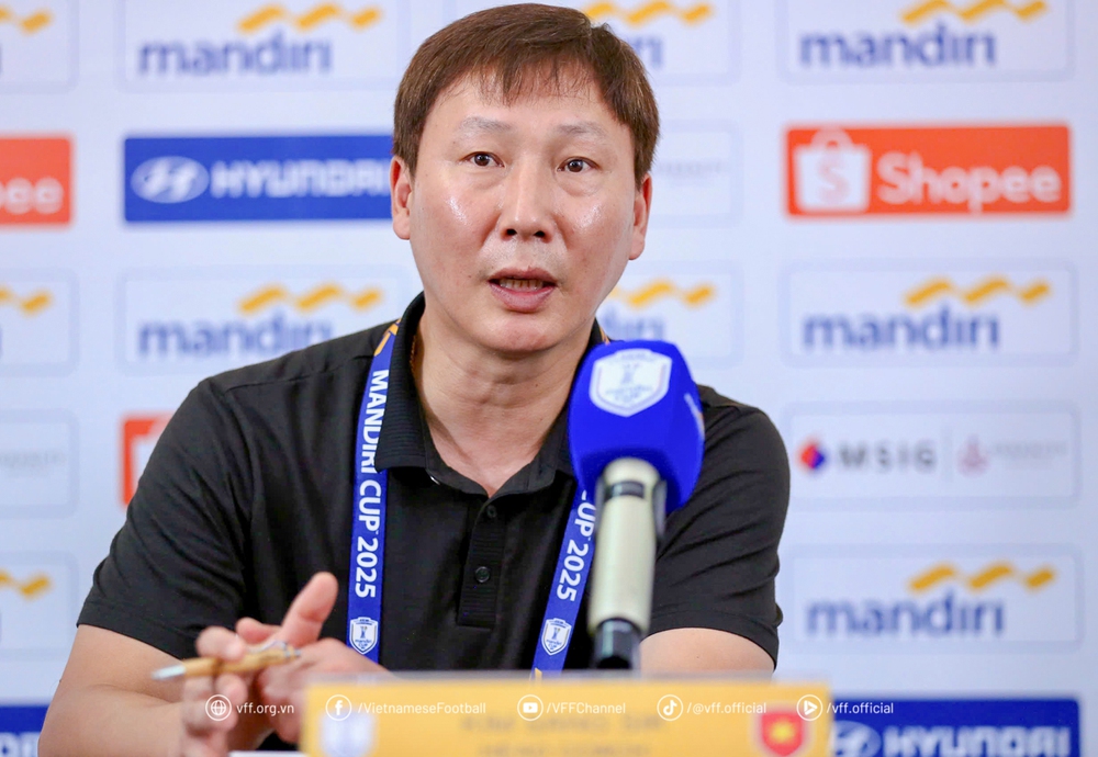 U23 Việt Nam nắm lợi thế, HLV Kim Sang Sik ‘tung chiêu’ mới - Ảnh 1.