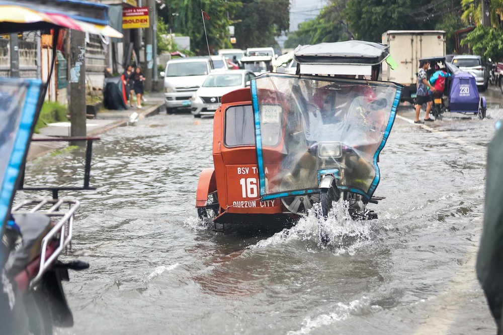 Bão Wipha ảnh hưởng đến hàng trăm nghìn người ở Philippines - Ảnh 1.
