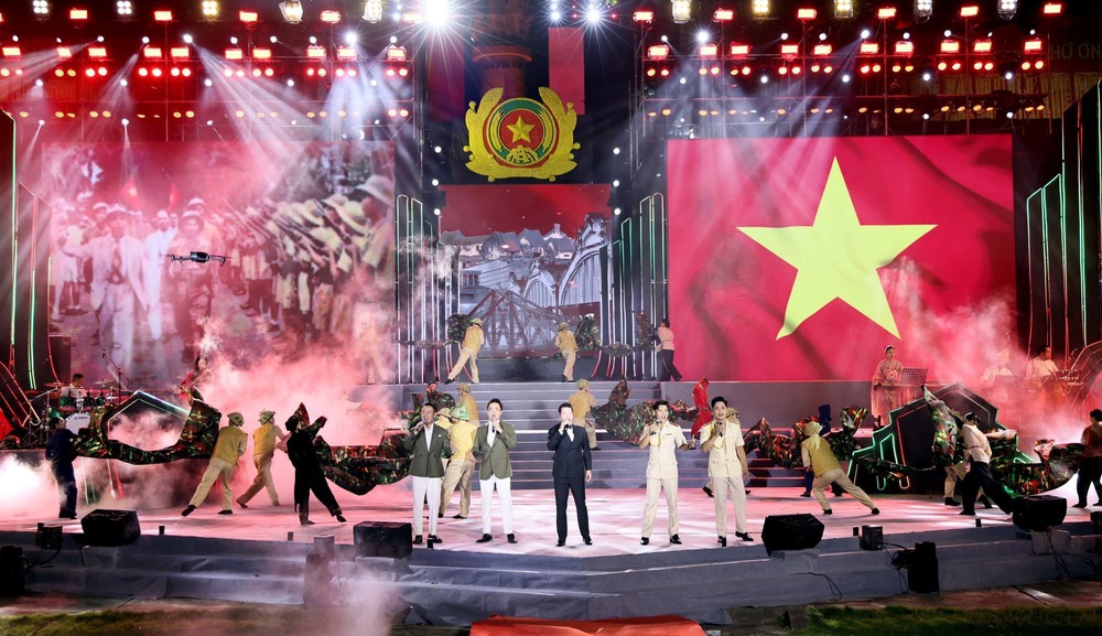 Chương trình giao lưu nghệ thuật đặc biệt &quot;Giữ trọn lời thề-Bản hùng ca từ cội nguồn&quot; - Ảnh 4.
