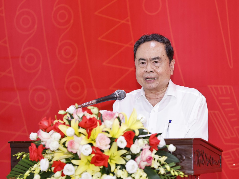 Chủ tịch Quốc hội Trần Thanh Mẫn tri ân các Anh hùng Liệt sỹ, người có công tại tỉnh Thái Nguyên - Ảnh 4.