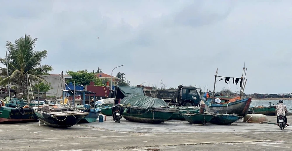 Ứng phó bão số 3: Phó Thủ tướng Trần Hồng Hà yêu cầu bảo vệ tính mạng người dân là ưu tiên hàng đầu - Ảnh 9.