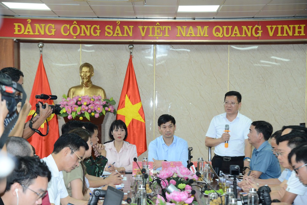 Họp báo vụ lật tàu trên vịnh Hạ Long: Tập trung điều tra nguyên nhân, làm rõ trách nhiệm các bên liên quan - Ảnh 1.