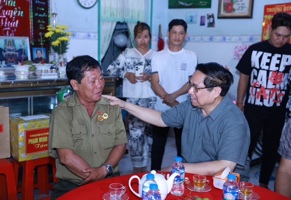 Thủ tướng thăm người có công với cách mạng tại tỉnh An Giang - Ảnh 9.