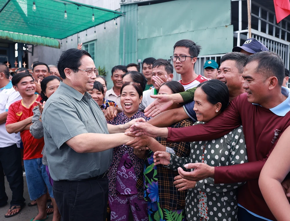 Thủ tướng thăm người có công với cách mạng tại tỉnh An Giang - Ảnh 2.