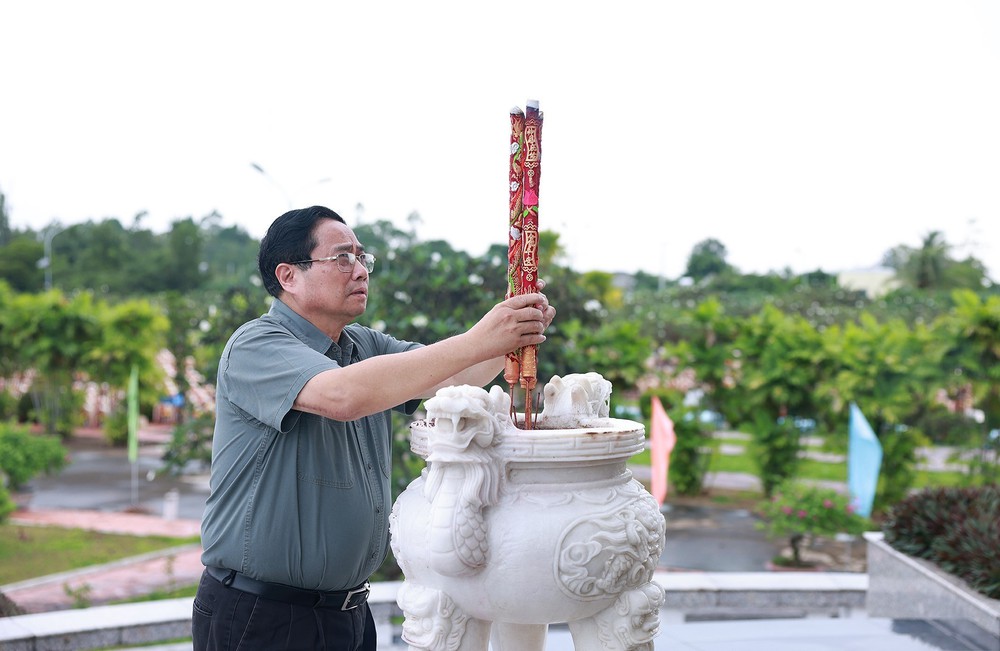 Thủ tướng thăm người có công với cách mạng tại tỉnh An Giang - Ảnh 11.