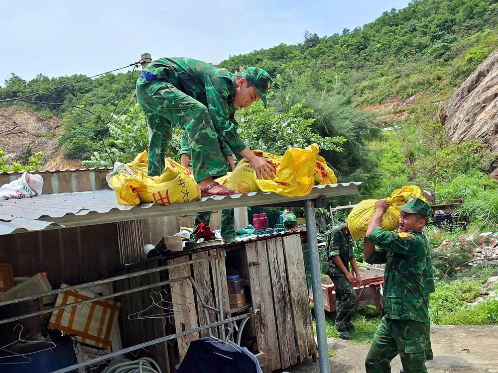 Biên phòng Quảng Ninh triển khai các biện pháp ứng phó với bão số 3 - Ảnh 12.
