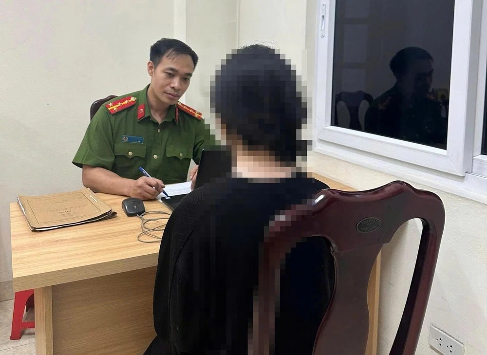 Hà Nội: Nhanh chóng cứu nữ sinh viên khỏi bẫy lừa đảo “bắt cóc online” - Ảnh 1.