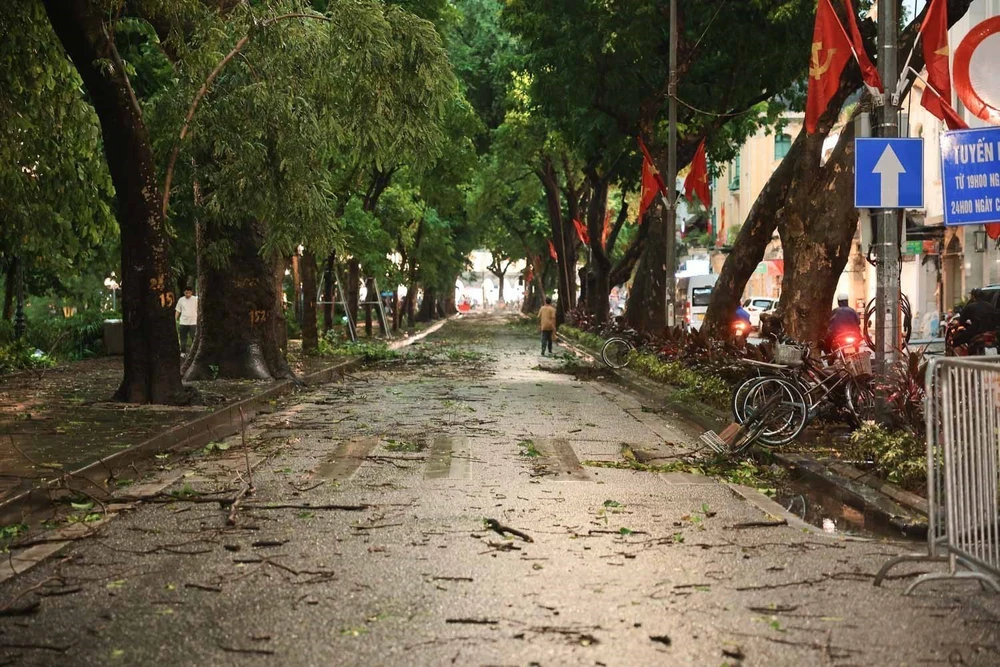 Cập nhật bão số 3 ngày 22/7: Bạch Long Vĩ gió mạnh cấp 10, cảnh báo mưa dông ở Hà N - Ảnh 4.