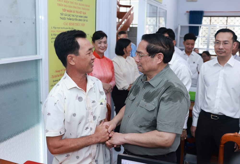 Thủ tướng kiểm tra mô hình chính quyền địa phương 02 cấp tại An Giang - Ảnh 7.