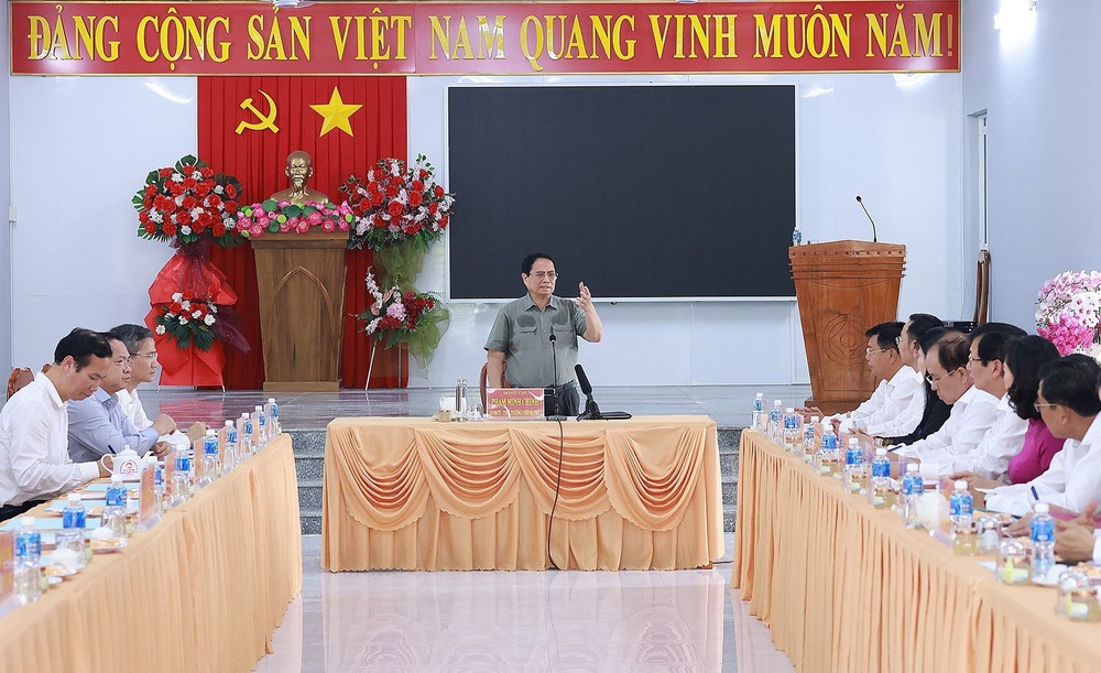 Thủ tướng kiểm tra mô hình chính quyền địa phương 02 cấp tại An Giang - Ảnh 1.
