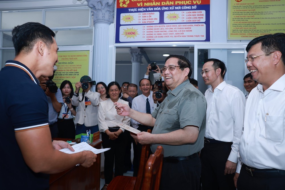 Thủ tướng kiểm tra mô hình chính quyền địa phương 02 cấp tại An Giang - Ảnh 5.