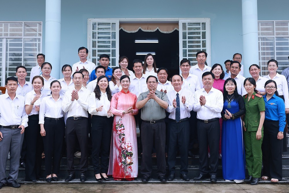 Thủ tướng kiểm tra mô hình chính quyền địa phương 02 cấp tại An Giang - Ảnh 2.