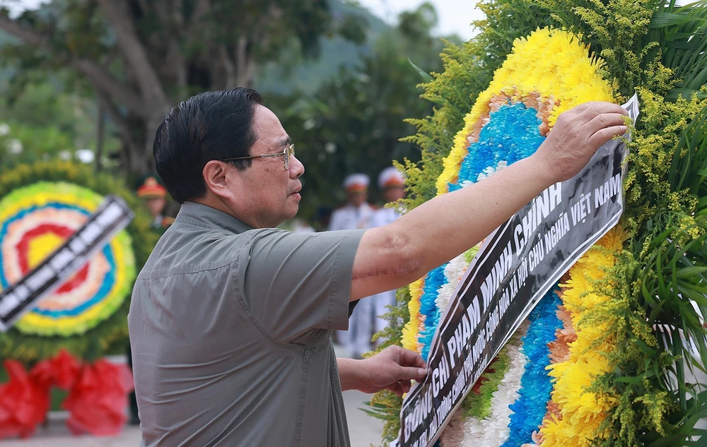 Thủ tướng dự lễ truy điệu, an táng hài cốt liệt sĩ tại An Giang - Ảnh 4.