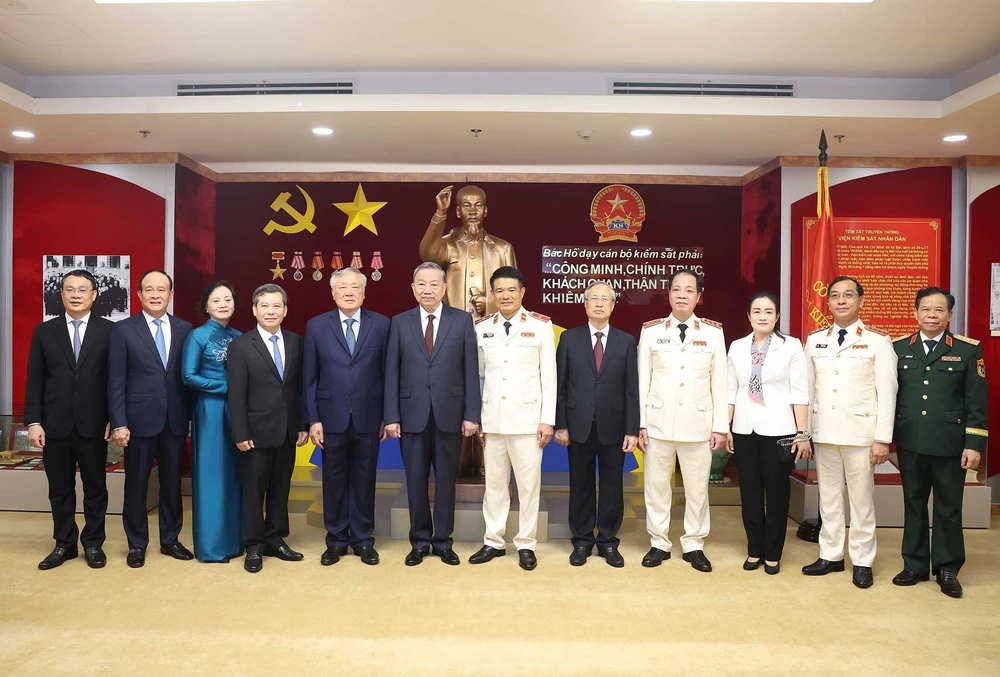 Tổng Bí thư Tô Lâm dự Lễ kỷ niệm 65 năm ngày truyền thống ngành Kiểm sát nhân dân - Ảnh 7.