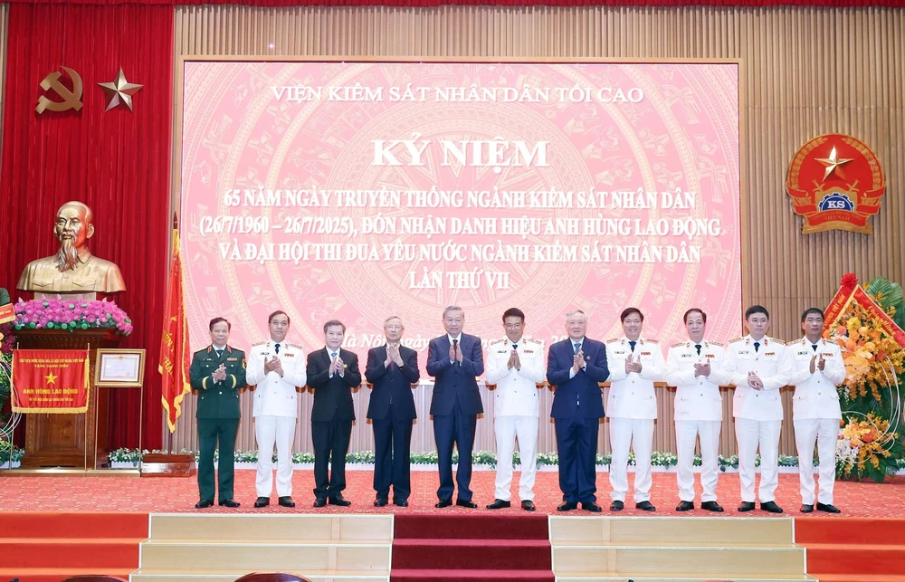 Tổng Bí thư Tô Lâm dự Lễ kỷ niệm 65 năm ngày truyền thống ngành Kiểm sát nhân dân - Ảnh 13.