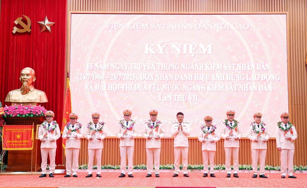 Tổng Bí thư Tô Lâm dự Lễ kỷ niệm 65 năm ngày truyền thống ngành Kiểm sát nhân dân - Ảnh 15.