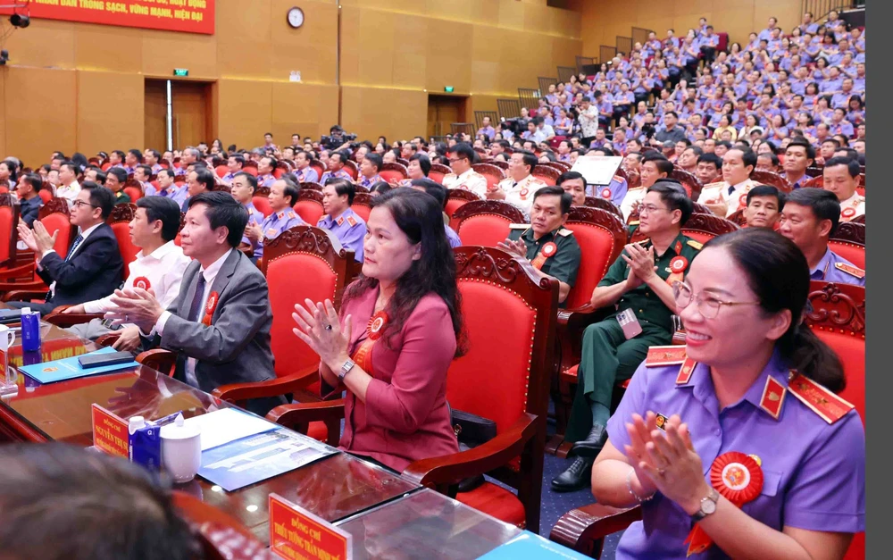 Tổng Bí thư Tô Lâm dự Lễ kỷ niệm 65 năm ngày truyền thống ngành Kiểm sát nhân dân - Ảnh 16.