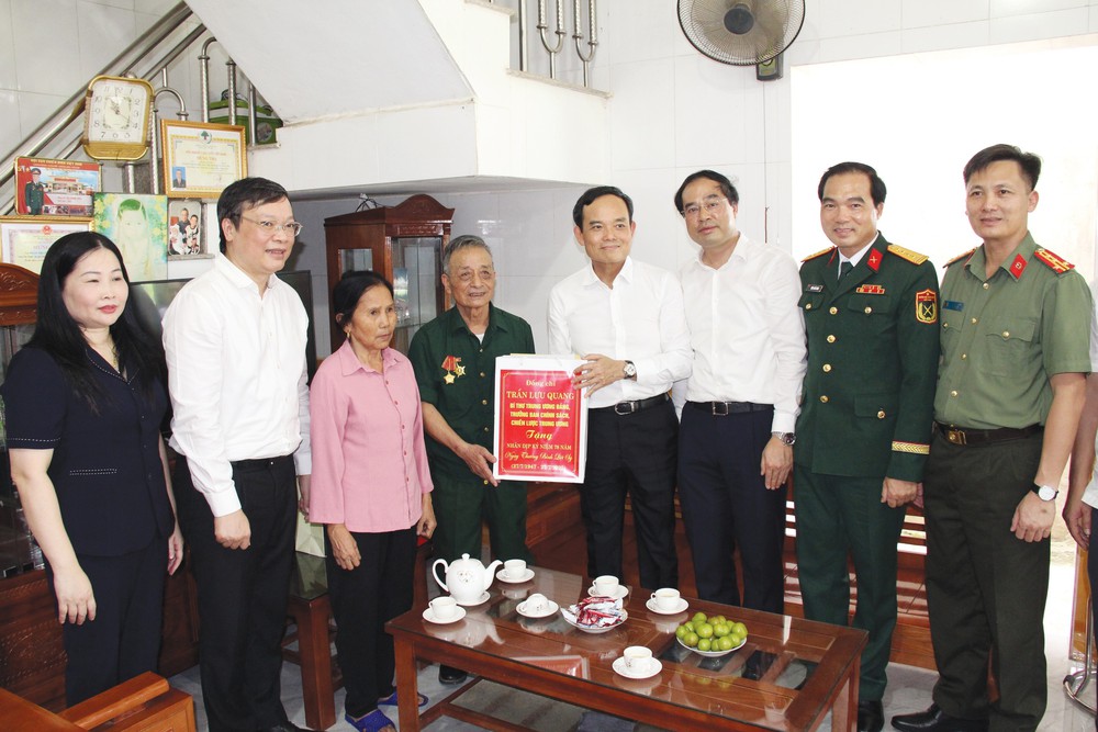 Ngày Thương binh - Liệt sĩ 27/7: Lan tỏa đạo lý “Uống nước nhớ nguồn” lấy nhiều ảnh kèm - Ảnh 2.