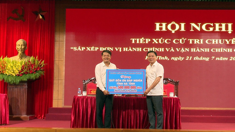 Trưởng ban Tổ chức Trung ương Lê Minh Hưng tiếp xúc cử tri tại Hà Tĩnh - Ảnh 4.