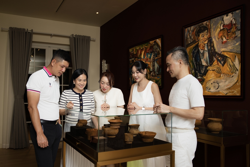Dàn sao Việt trầm trồ trước bộ sưu tập của Chi Bảo - Ảnh 5.