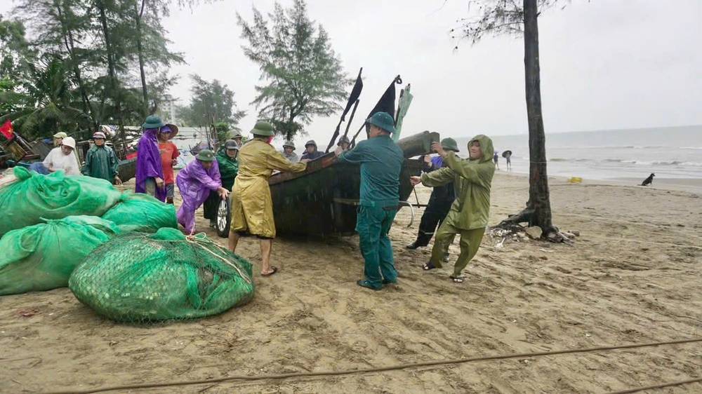 Thanh Hoá: Phường Sầm Sơn ứng phó kịp thời khi bão số 3 đổ bộ - Ảnh 4.