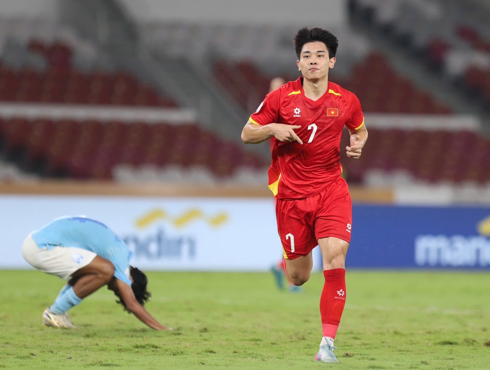 Lượt cuối bảng B Giải vô địch U23 Đông Nam Á 2025, U23 Việt Nam - U23 Campuchia 2-1: Vất vả vào bán kết - Ảnh 1.