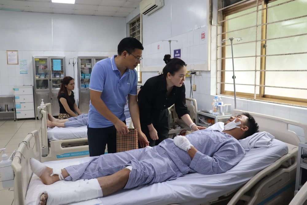 Vụ lật tàu trên vịnh Hạ Long: Tổng tiền bảo hiểm chi trả 1,2 tỷ đồng cho các nạn nhân - Ảnh 1.