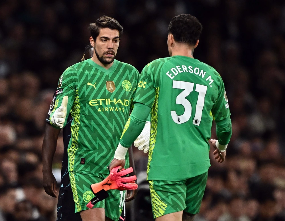 Man City: Bỗng dưng phải giải bài toán thủ môn - Ảnh 1.
