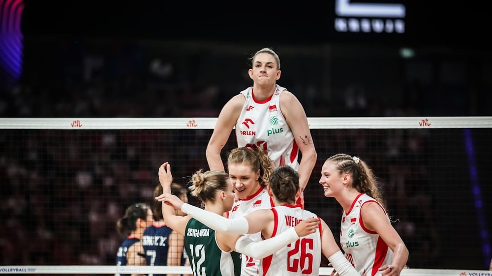 ĐKVĐ Italy và Ba Lan giành 2 vé đầu tiên vào bán kết VNL 2025 - Ảnh 2.
