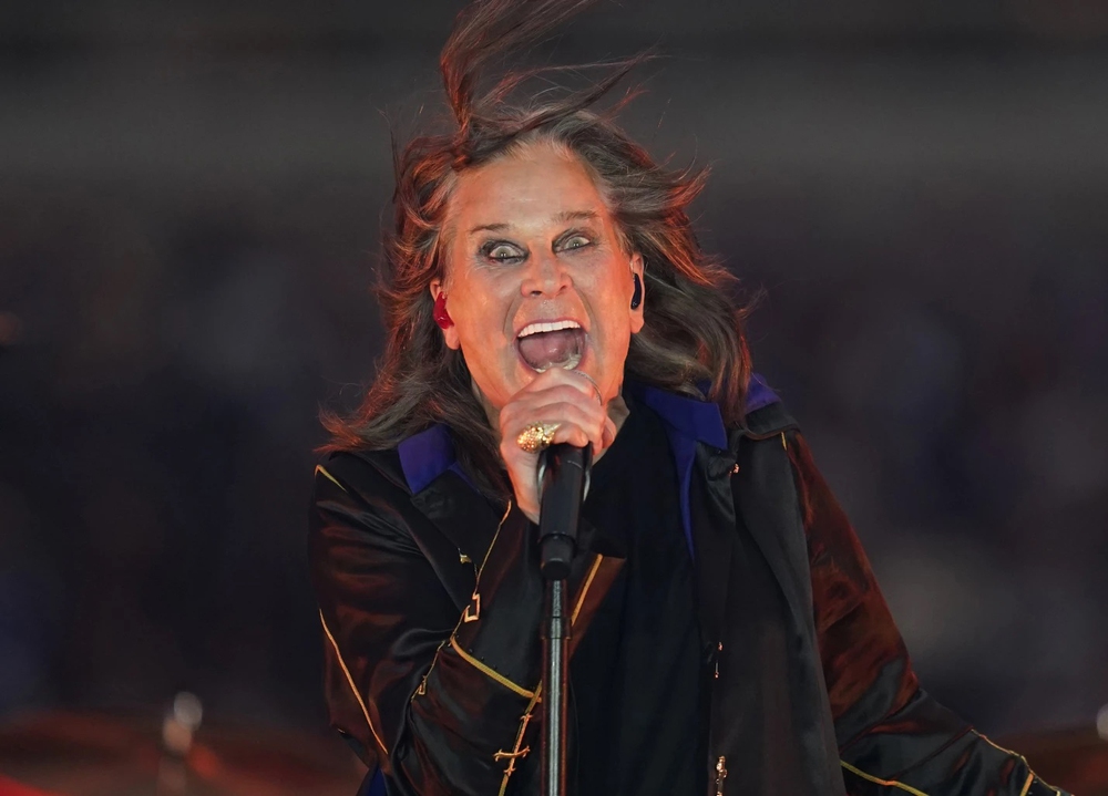 10 bài hát tưởng nhớ Ozzy Osbourne - Huyền thoại dẫn dắt Black Sabbath - Ảnh 1.