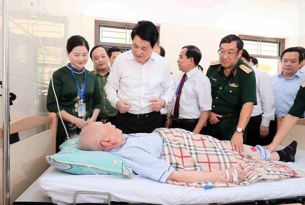 Chủ tịch nước Lương Cường: Chính sách ưu đãi người có công là nhiệm vụ thường xuyên, lâu dài - Ảnh 1.