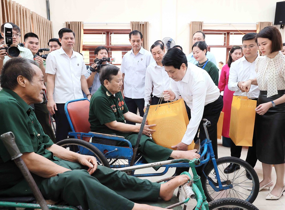 Chủ tịch nước Lương Cường: Chính sách ưu đãi người có công là nhiệm vụ thường xuyên, lâu dài - Ảnh 2.
