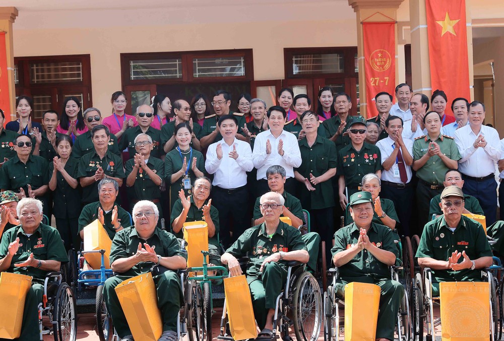 Chủ tịch nước Lương Cường: Chính sách ưu đãi người có công là nhiệm vụ thường xuyên, lâu dài - Ảnh 8.