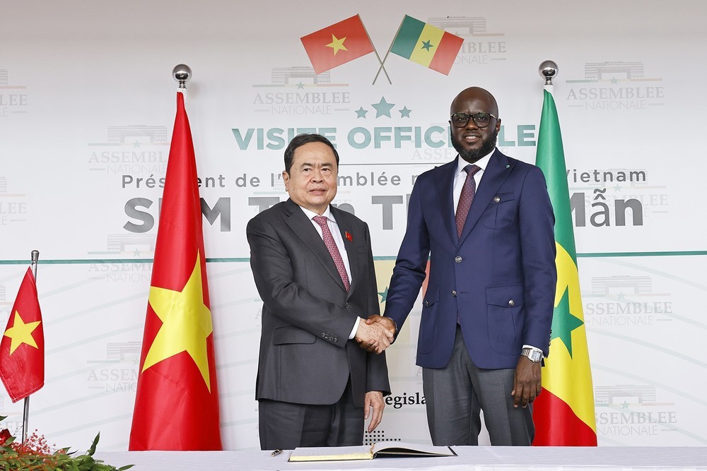 Chủ tịch Quốc hội Trần Thanh Mẫn và Chủ tịch Quốc hội Senegal ký kết Thỏa thuận hợp tác - Ảnh 1.