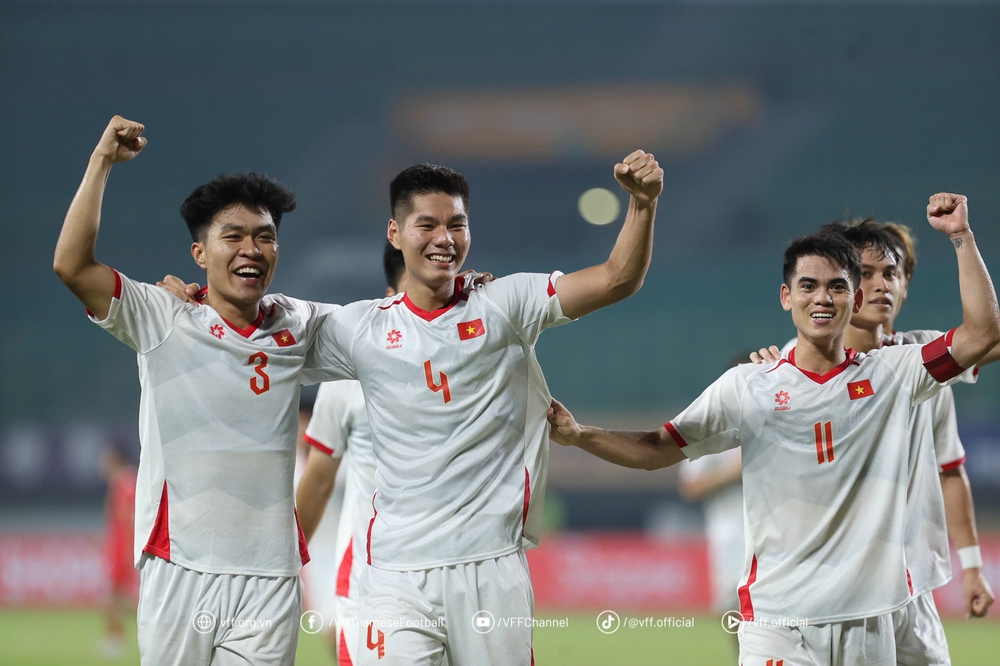 HLV Kim Sang Sik và &quot;chìa khóa&quot; Top 3 V-League cho U23 Việt Nam - Ảnh 2.