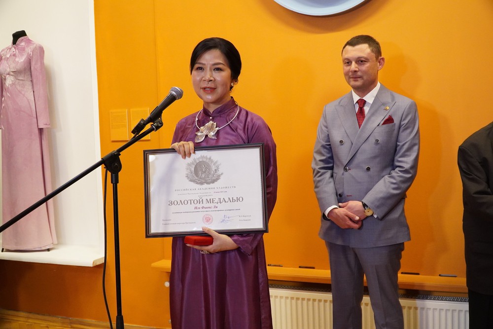 75 năm quan hệ Việt Nam-Nga: Triển lãm tranh &quot;Thầy-Trò: Giai điệu một con đường&quot; - Ảnh 5.