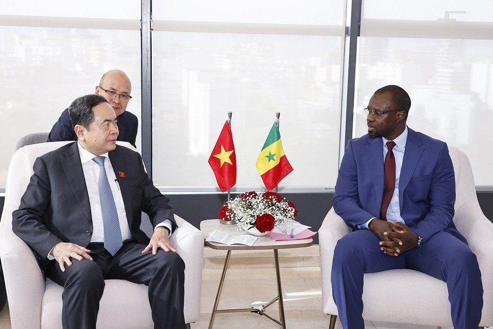 Chủ tịch Quốc hội Trần Thanh Mẫn hội kiến Thủ tướng Senegal Ousmane Sonko - Ảnh 2.