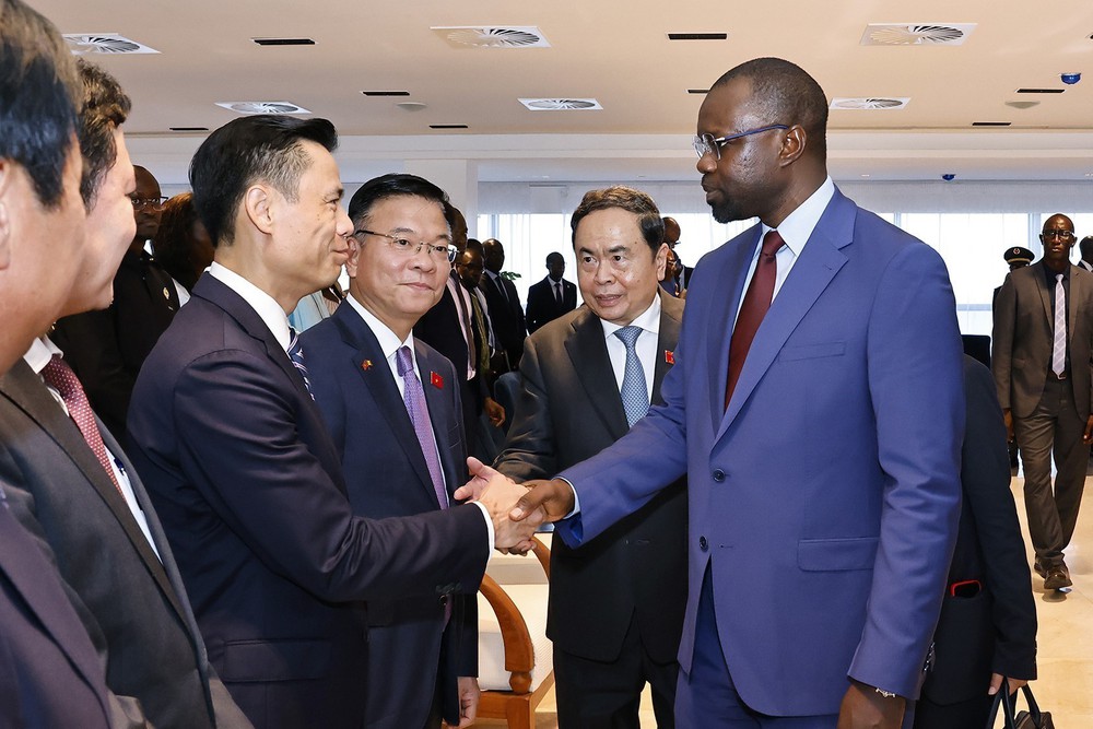 Chủ tịch Quốc hội Trần Thanh Mẫn hội kiến Thủ tướng Senegal Ousmane Sonko - Ảnh 3.