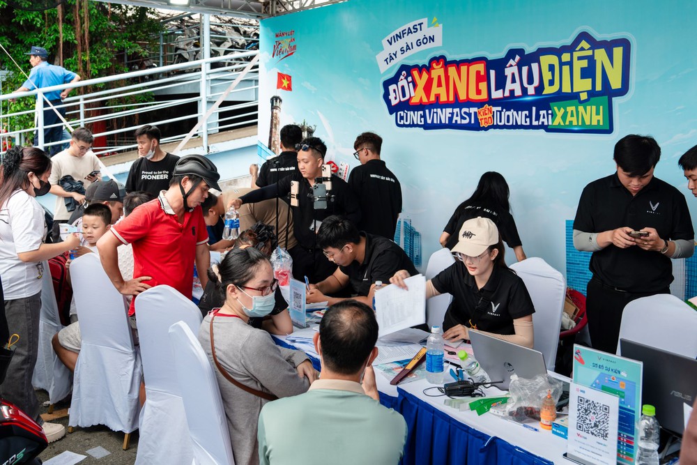 Cuối tuần này, người dân Hà Nội, An Giang, Khánh Hòa có cơ hội lên đời xe máy điện &quot;ngay tại chỗ&quot; - Ảnh 1.