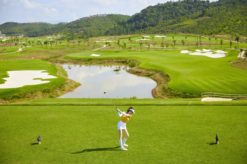 Hoa hậu Đỗ Mỹ Linh trở thành Đại sứ thương hiệu Văn Lang Empire T&T Golf Club – Biểu tượng giao thoa giữa thể thao tinh hoa và giá trị văn hóa Việt Nam - Ảnh 5.