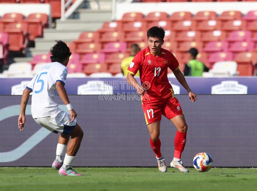 Song &quot;Bắc&quot; tỏa sáng, ấn tượng &quot;đôi cánh&quot; U23 Việt Nam  - Ảnh 1.