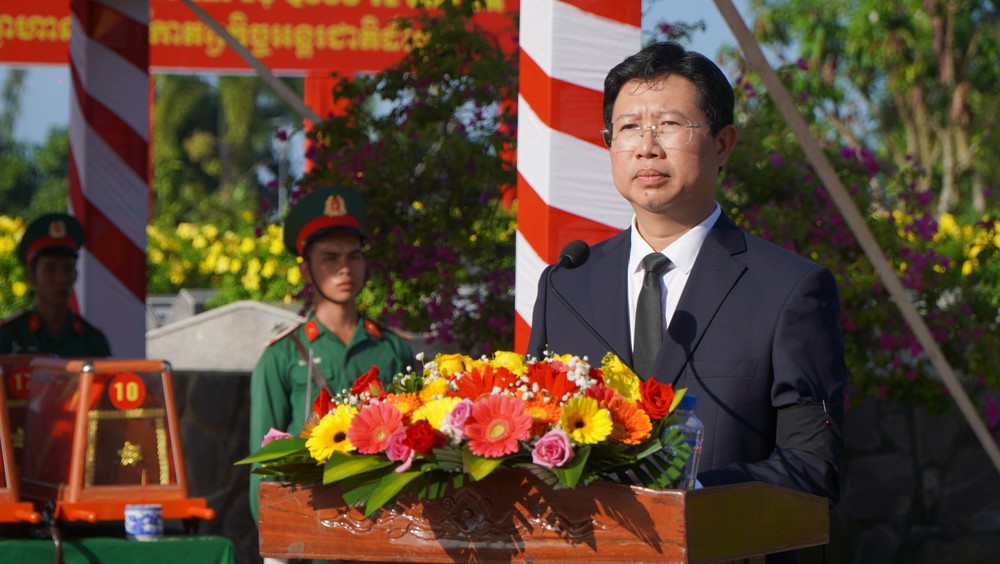 Đồng Tháp: Lễ truy điệu, cải táng 43 hài cốt liệt sĩ quân tình nguyện và chuyên gia Việt Nam - Ảnh 1.