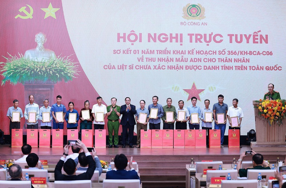 Thủ tướng Phạm Minh Chính: Xác minh danh tính liệt sĩ là bổn phận thiêng liêng, là mệnh lệnh từ trái tim - Ảnh 19.