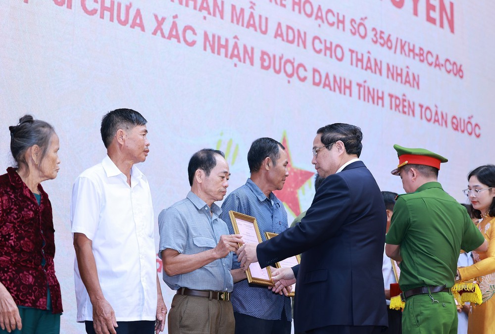 Thủ tướng Phạm Minh Chính: Xác minh danh tính liệt sĩ là bổn phận thiêng liêng, là mệnh lệnh từ trái tim - Ảnh 16.