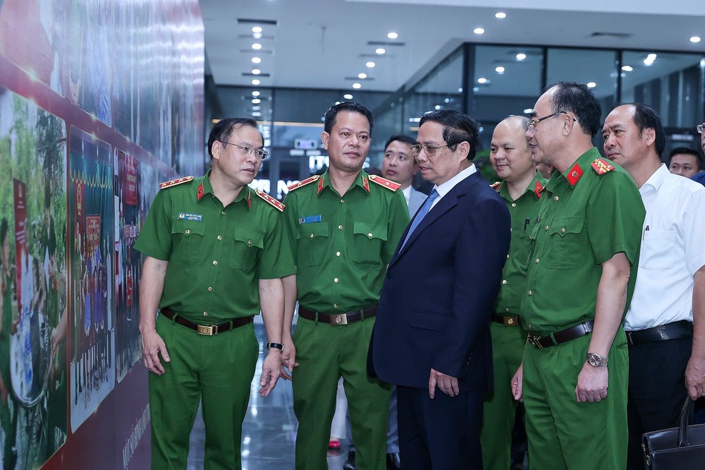 Thủ tướng Phạm Minh Chính: Xác minh danh tính liệt sĩ là bổn phận thiêng liêng, là mệnh lệnh từ trái tim - Ảnh 9.